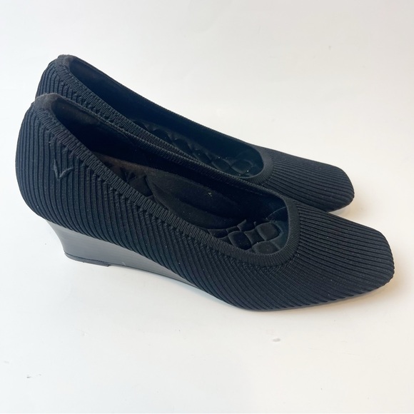 Vivaia Almond Toe Wedge Black Size 38 - Picture 4 of 8